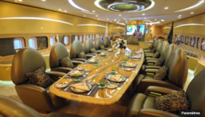04 - Prince Al-Waleed bin Talal's 747-400 - salle à manger (1)