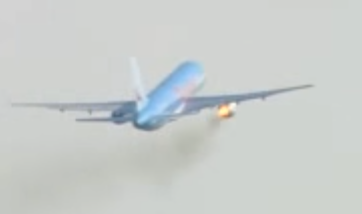 Boeing 757 avec moteur en feu après collision avec un oiseau au décollage
