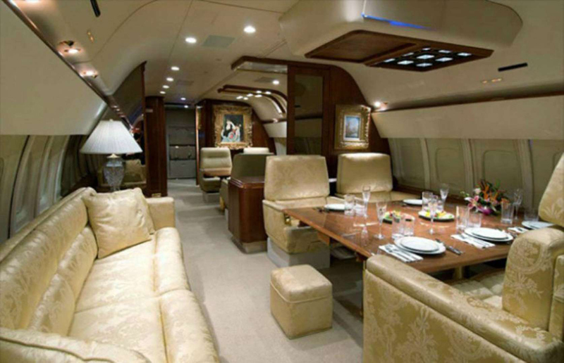 Gulfstream III à une zone dînait avec peinture à l'huile, cuisine ultramoderne, salle de bains luxueux et une chambre à coucher